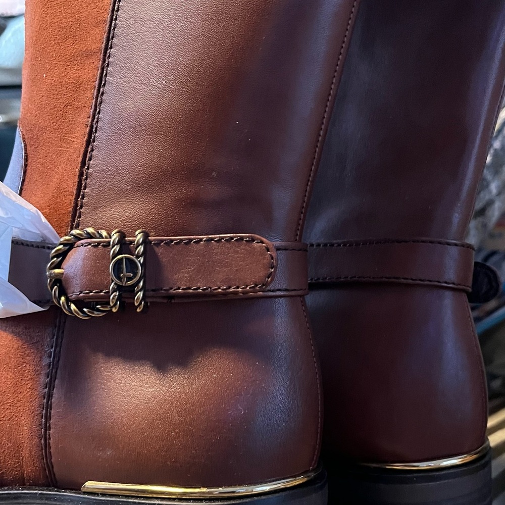 Elegant Brown Heeled Boots